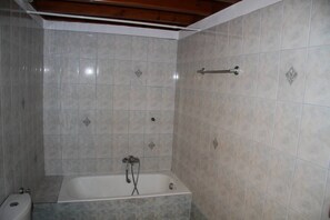 Hair dryer, towels, soap, shampoo - Lithos House - Tilos (Tilos)