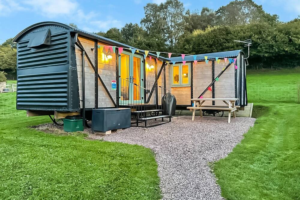 1 bedroom accommodation in Edge End, near Coleford