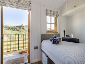 1 dormitorio y ropa de cama