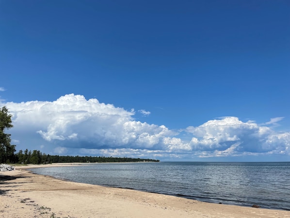 Am Strand, Liegestühle, Strandtücher
