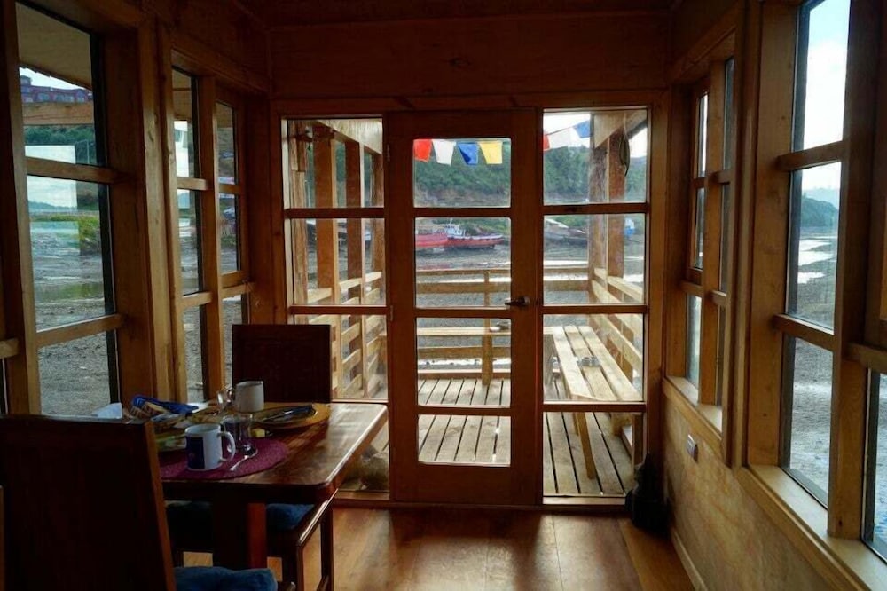 Palafito Waiwen Hostel by null