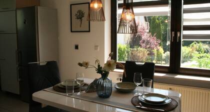 Schöne Ferienwohnung mit Eigener Terrasse und Garten