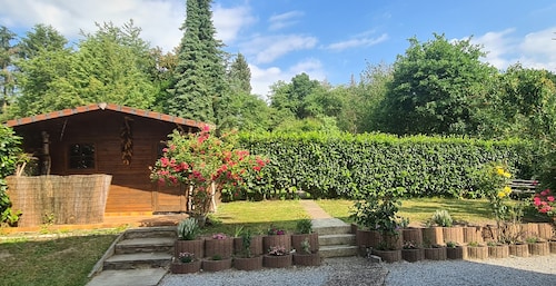 Schöne Ferienwohnung mit eigener Terrasse und Garten