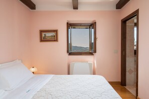 Villa Deluxe | 4 chambres, fer et planche à repasser, accès au Wi-Fi (inclus)