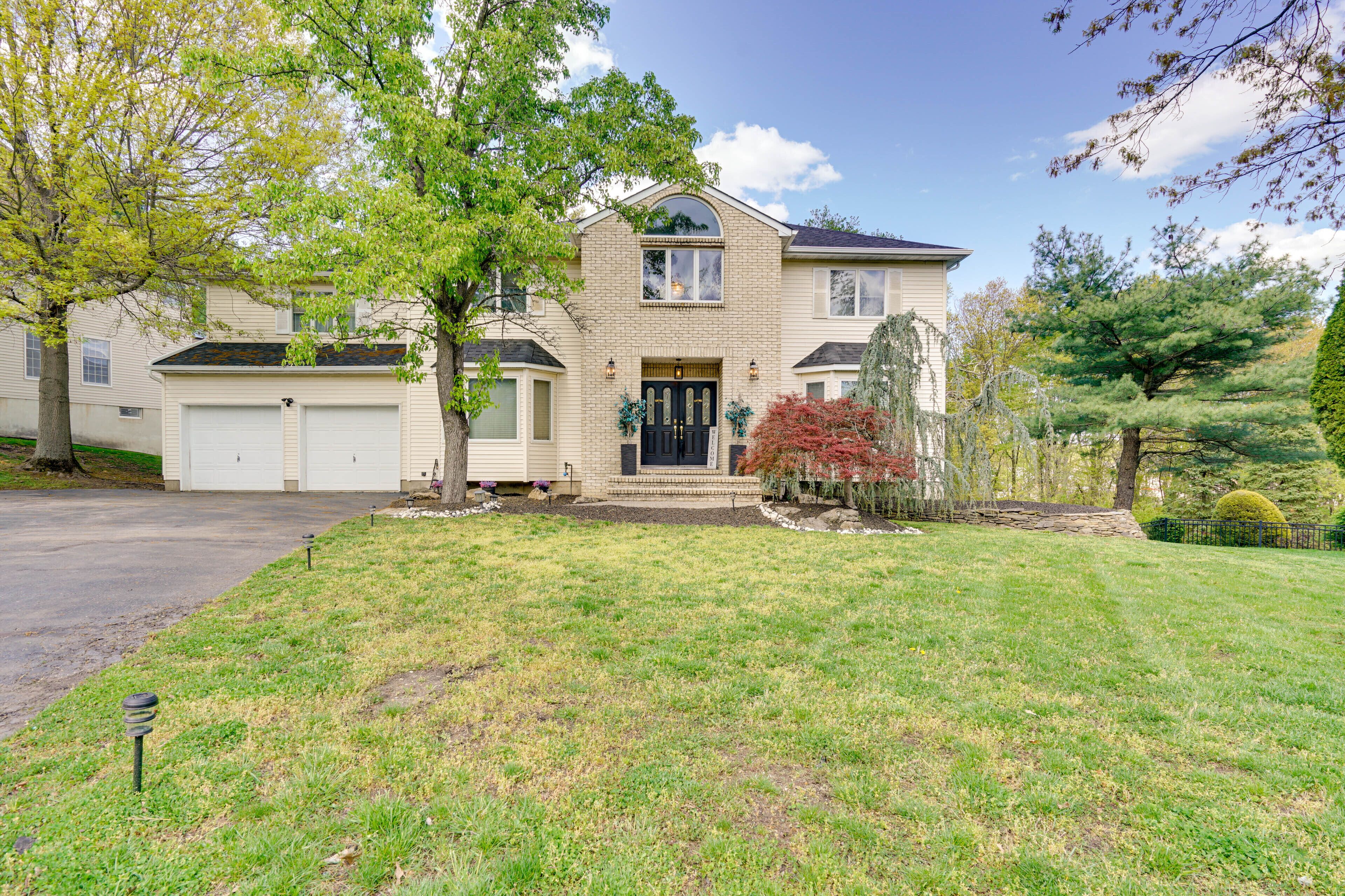 Spacious Family Vacation Rental ~ 5 Mi to Beach!