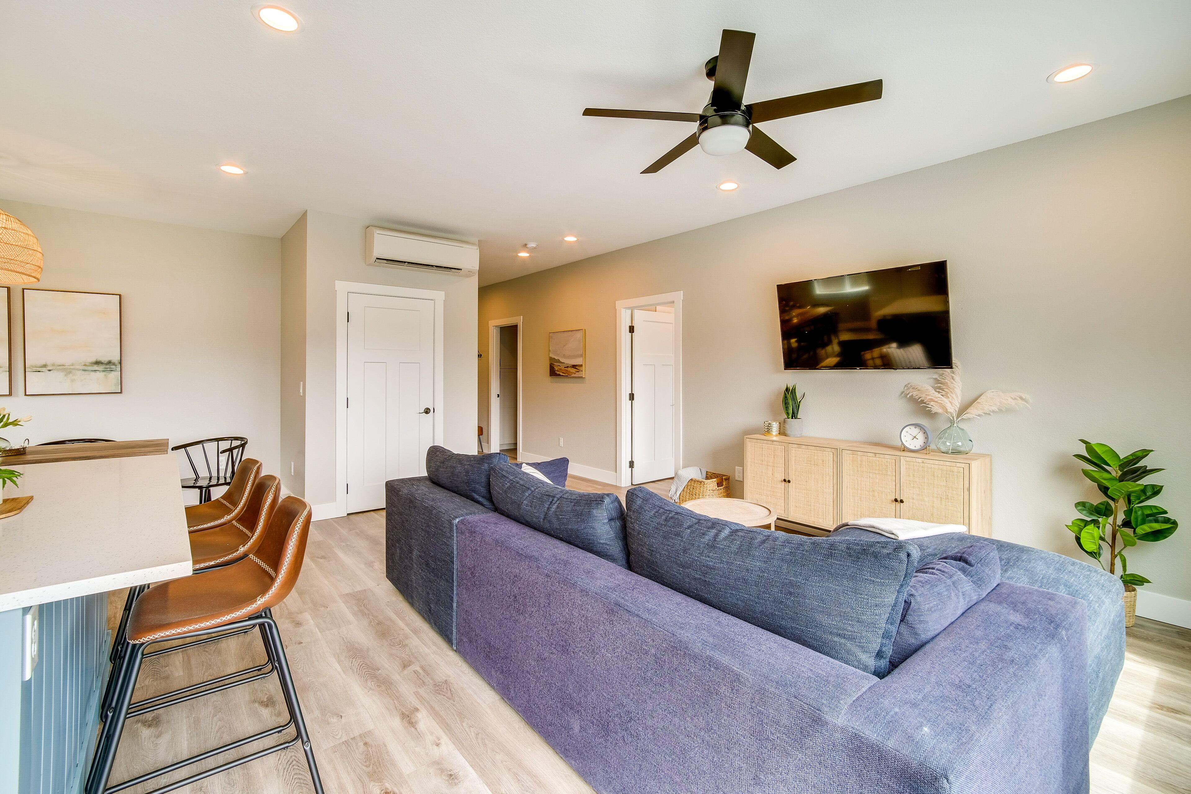 Charming Florence Home w/ Fire Pit & River Views!