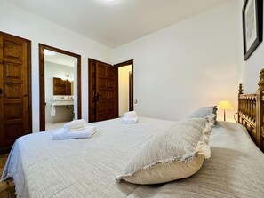 3 Schlafzimmer, Bügeleisen/Bügelbrett, Internetzugang, Bettwäsche