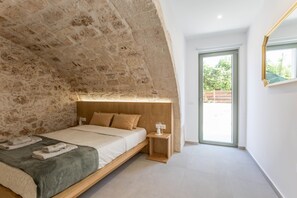2 bedrooms, travel cot, WiFi, bed sheets - Lindas Convent Garden Home 1
- beautiful courtyard to enjoy Mediterranean flair (Chania)