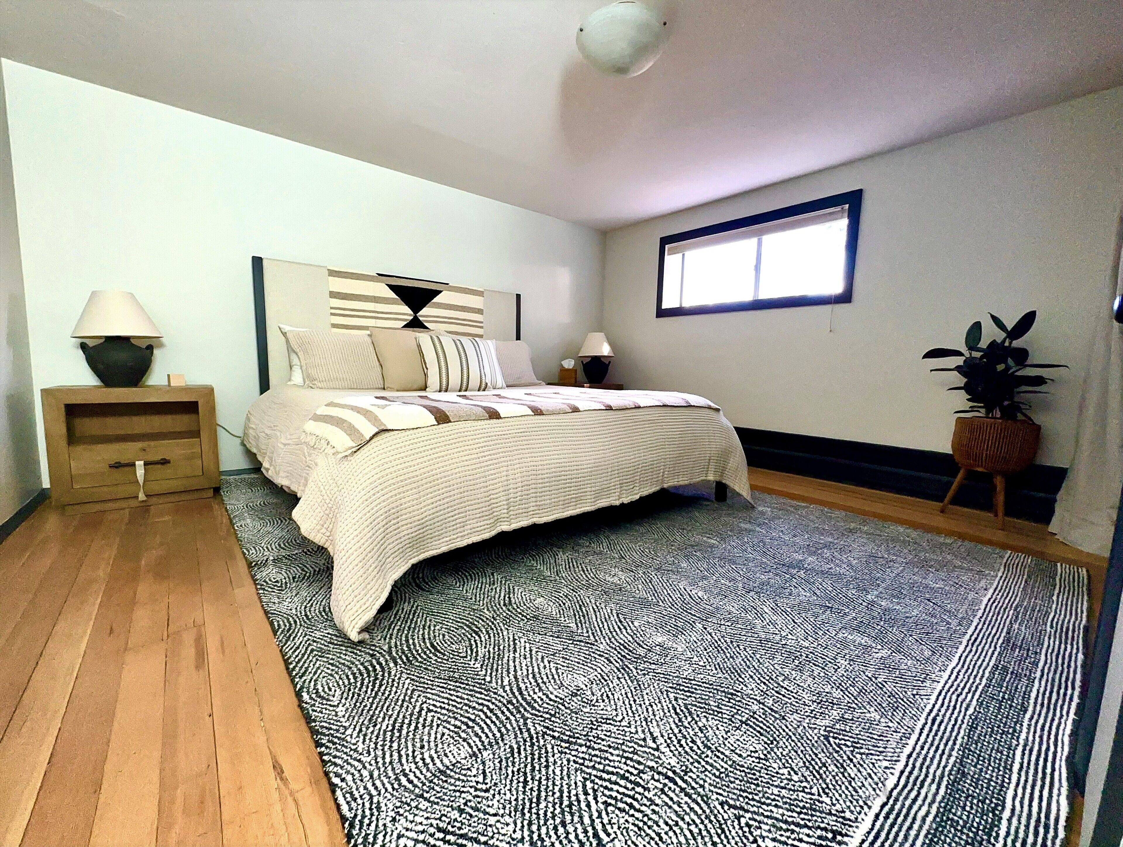 Artistic Haven: Mancos Cabin Near Mesa Verde