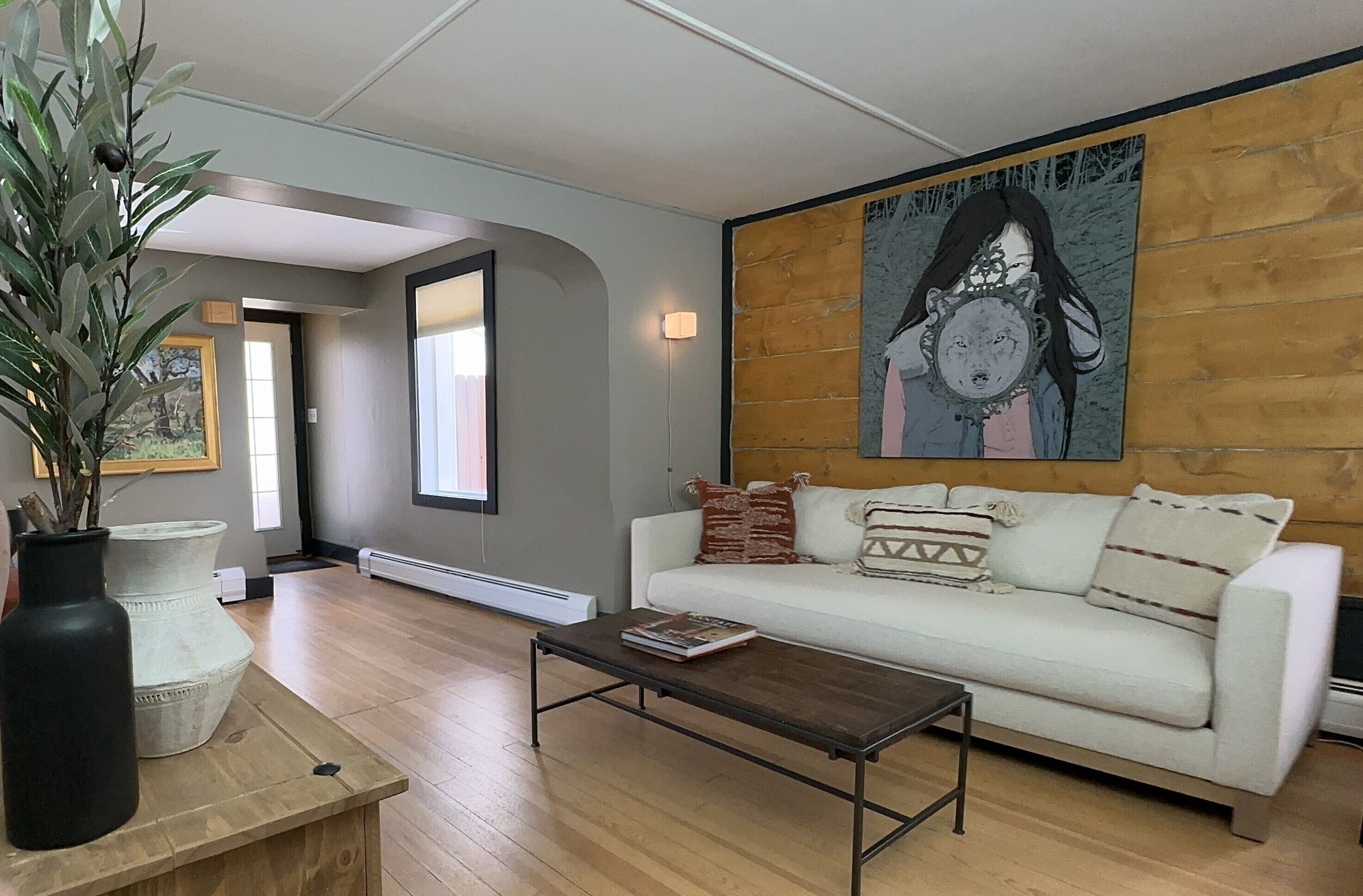 Artistic Haven: Mancos Cabin Near Mesa Verde