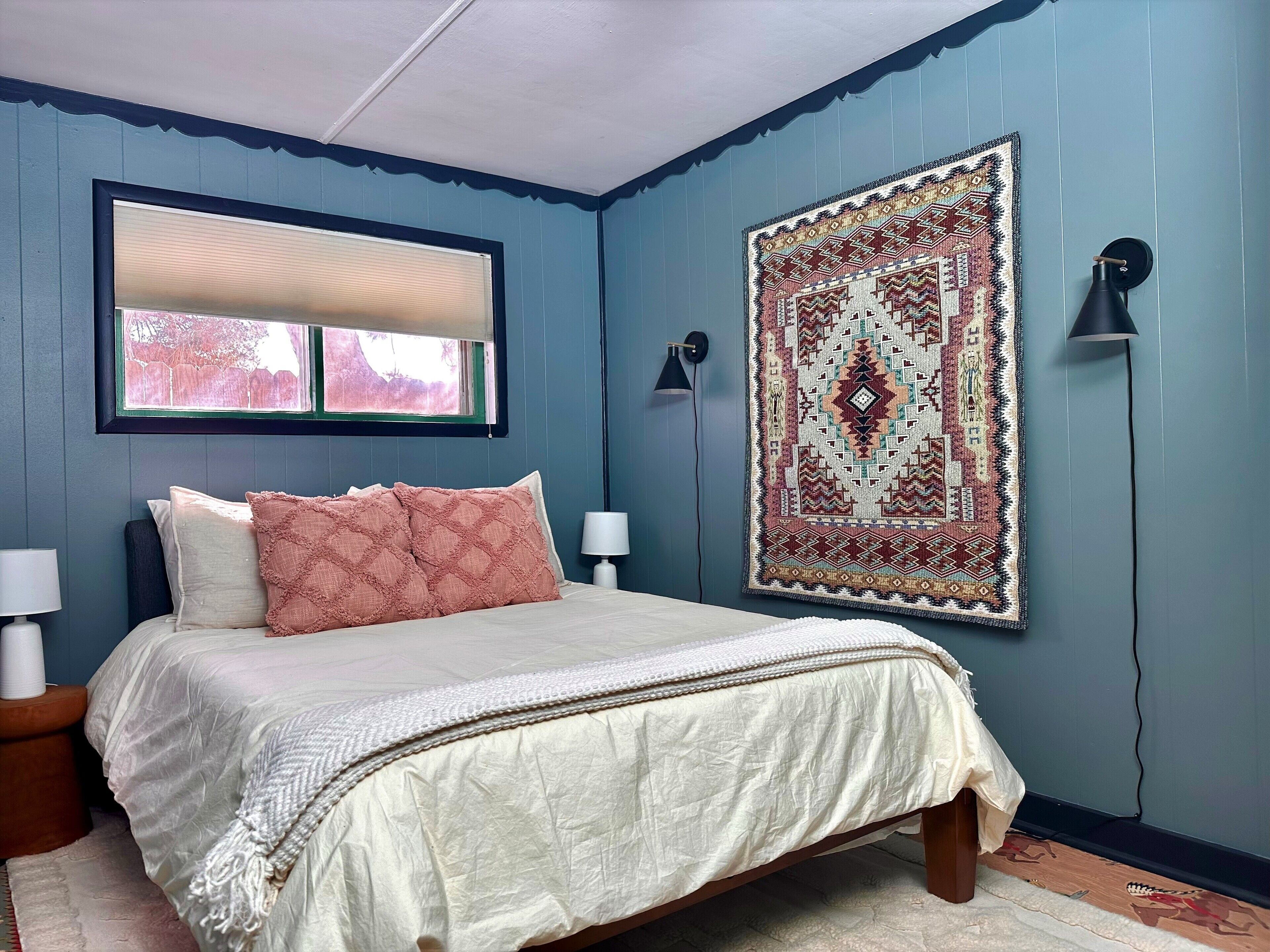 Artistic Haven: Mancos Cabin Near Mesa Verde