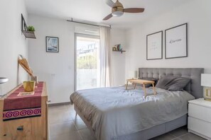 2 Schlafzimmer, Schreibtisch, Bügeleisen/Bügelbrett, kostenloses WLAN