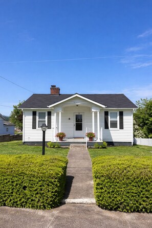 Exterior - Luray Great Escape - Mins to Main St & Caverns! (Luray)