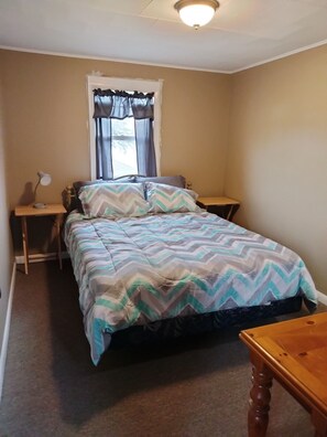 2 bedrooms, WiFi, bed sheets - Hurley Penthouse in Downtown (Hurley)