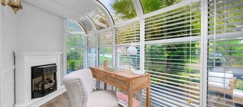 Mt. Lebanon | Luxe | King Bed | Work & Family Stay