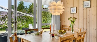 Beautiful home in Dronningmølle
