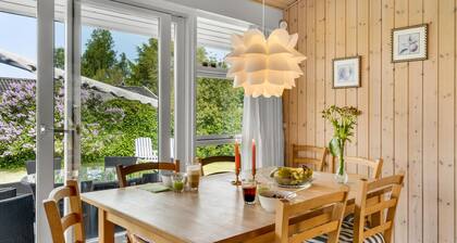Beautiful home in Dronningmølle
