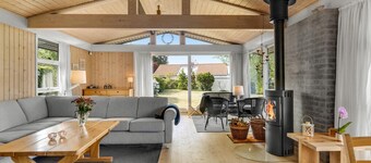 Beautiful home in Dronningmølle