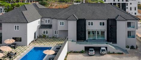 Fachada de la propiedad