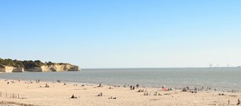 Amazing home in Mortagne-sur-Gironde