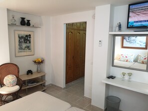 1 bedroom, desk, iron/ironing board, travel cot - Villa Roca, Lejlighed til 2 Personer, 3km til Estepona (AN)