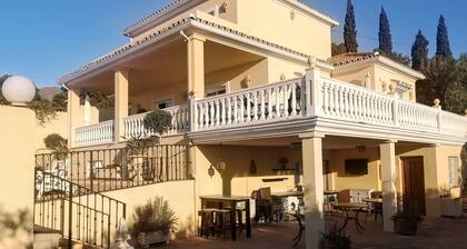 Villa Roca, Lejlighed til 2 Personer, 3km til Estepona
