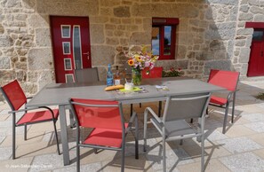 Outdoor dining - Gîte La Margeride - Julianges (JULIANGES)