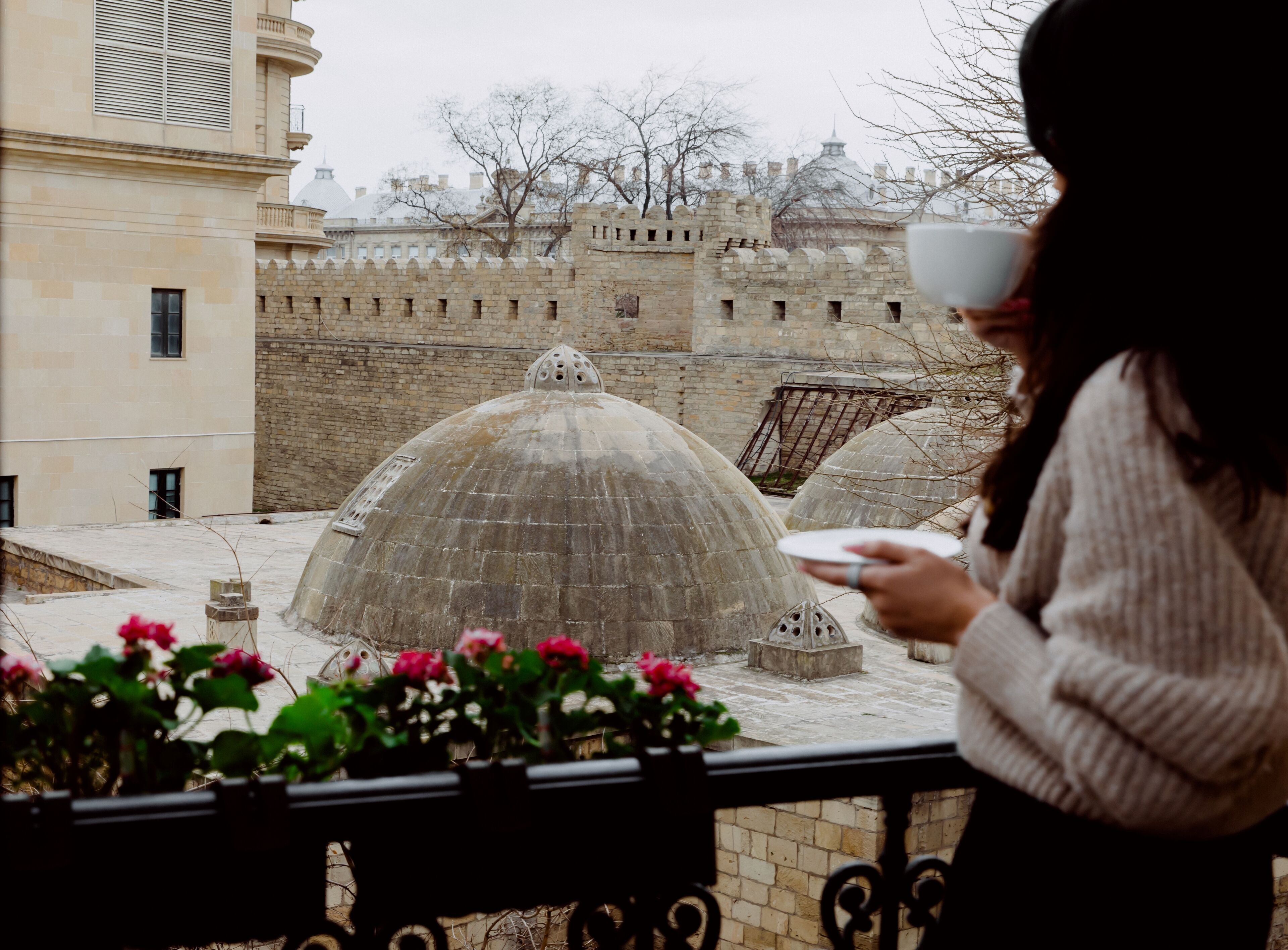 Roba de llit d'alta qualitat i caixa forta a l'habitació 