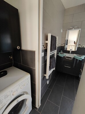 Hair dryer, towels, soap, shampoo