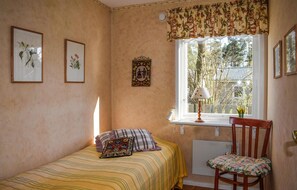 3 bedrooms, iron/ironing board, free WiFi
