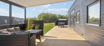 Beautiful home in Børkop with WiFi