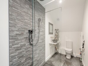 Towels - A cosy cottage situated in the very heart of the Lincolnshire. (Branston, near Lincoln)