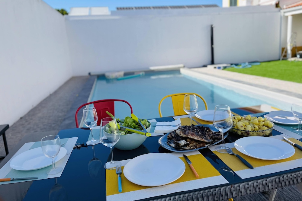 Bee & Bear Holiday Home near Arrabida/Lisbon