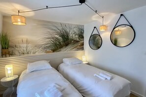 3 bedrooms, desk, travel crib, WiFi