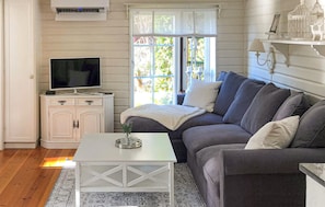 Living area - Awesome home in Linköping with WiFi (Linköping)