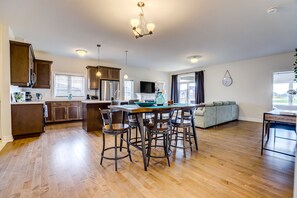 Dining - GLOBALSTAY. New House 7 Bd in Port Elgin. Close to the Beach (Port Elgin/Canada)