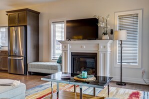 Smart TV, fireplace - GLOBALSTAY. New House 7 Bd in Port Elgin. Close to the Beach (Port Elgin/Canada)