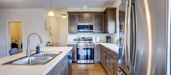 GLOBALSTAY. New 3 Bd House in Port Elgin. Close to the Beach.