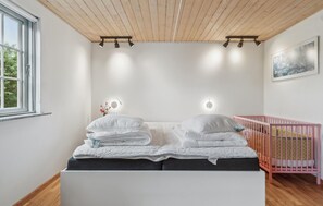 4 Schlafzimmer, Reisekinderbett, kostenloses WLAN