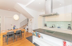 Kühlschrank, Ofen, Herdplatte, Geschirrspüler