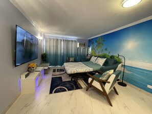 2 Schlafzimmer, Schreibtisch, Bügeleisen/Bügelbrett, Reisekinderbett