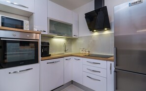 Fridge, microwave, oven, dishwasher
