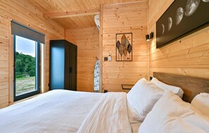 2 bedrooms, in-room safe, travel crib, free WiFi