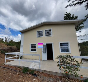 Exterior - COZY FARMHOUSE with 7 acres. Close to the West Coast. (Yauco)