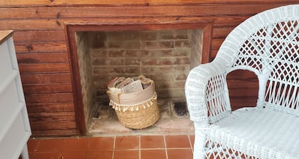 COZY FARMHOUSE with 7 acres. Close to the West Coast.