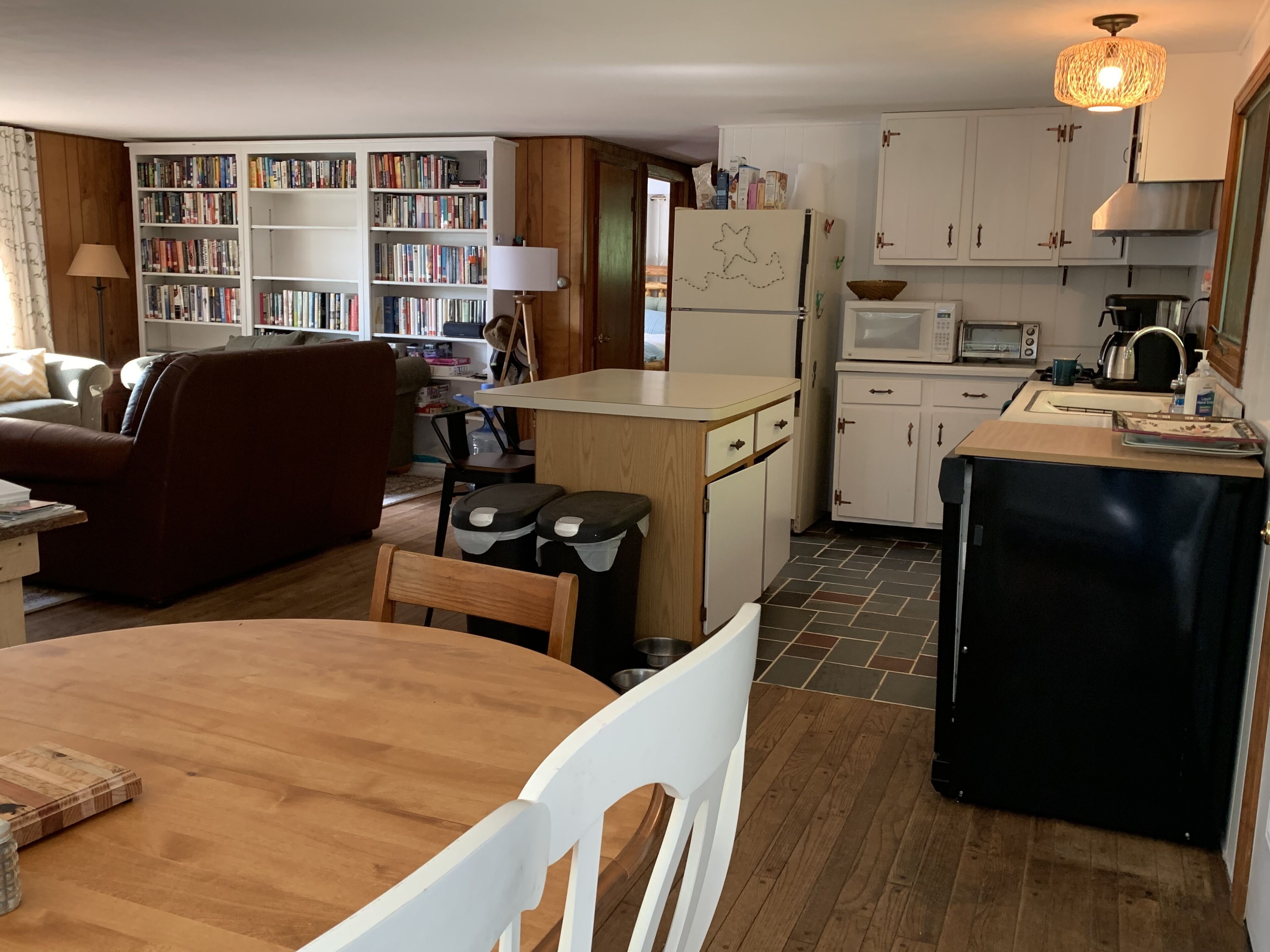 Private Adirondack lakefront Cottage on Loon Lake