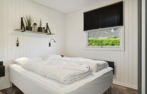 3 bedrooms, travel crib, free WiFi - Stunning home in Bogense with WiFi (Bogense)