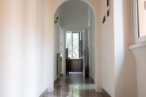 Interior - Alexander Vatican House (Roma)