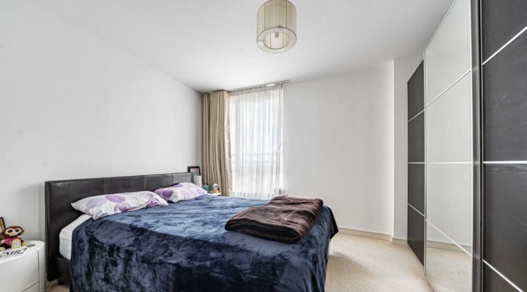 Spacious 2 Bed Apartment With Underground Car Park