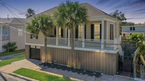 Welcome to your beach vacation! A front view of this 1906 historical bungalow. - Walk to Beach- Luxury Bungalow, King & Queen Beds, Sleeps 6 (Galveston)